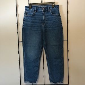 12 short American Eagle Mom Jeans